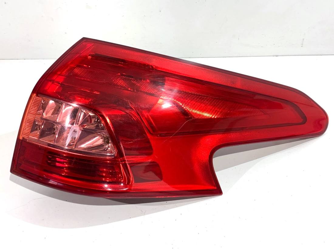 Фонарь задний правый Citroen C5