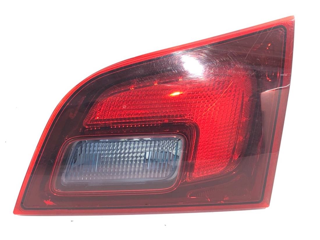 Ліхтар задній правий Opel Astra J 13314053