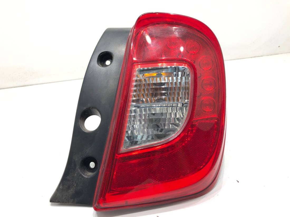 Фонарь задний правый Nissan Micra