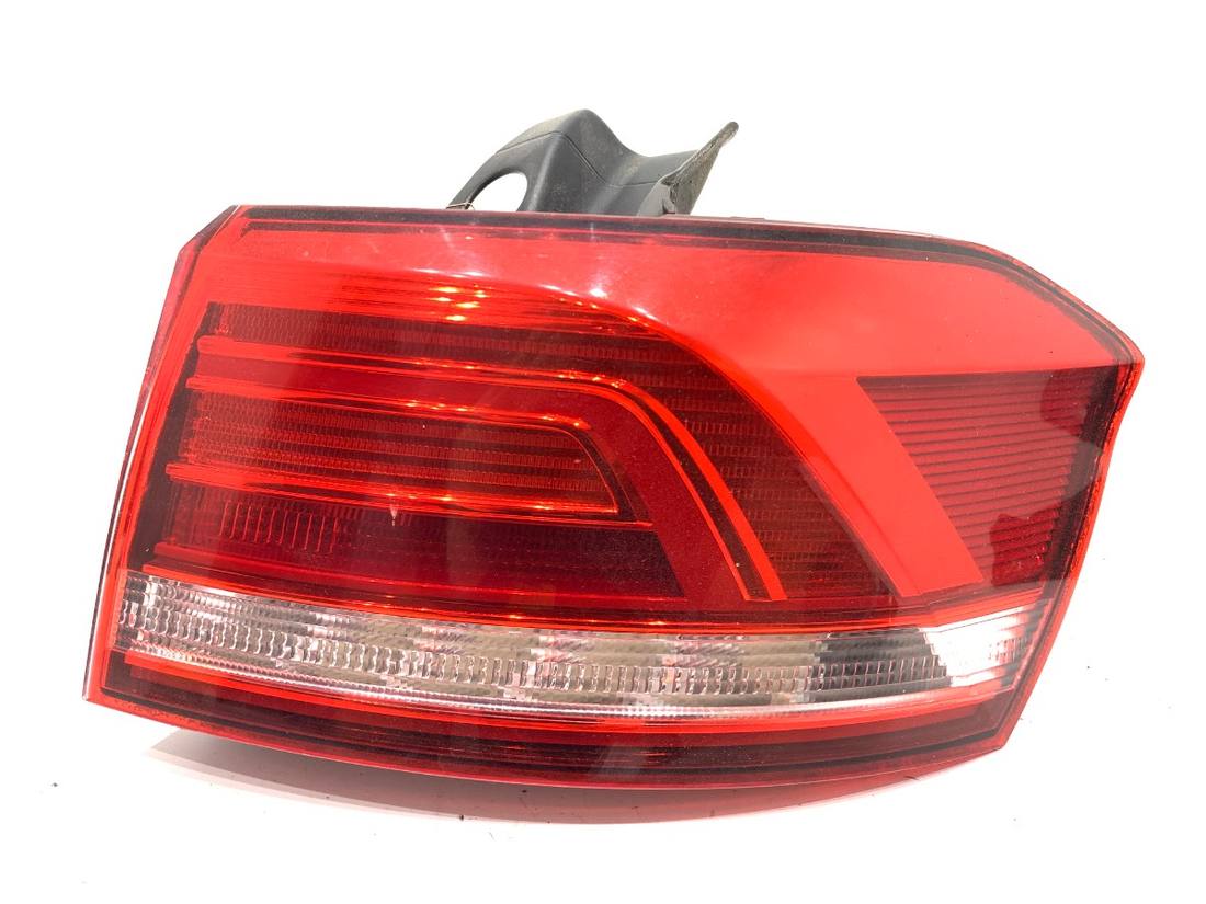 Ліхтар задній правий Volkswagen Passat B8