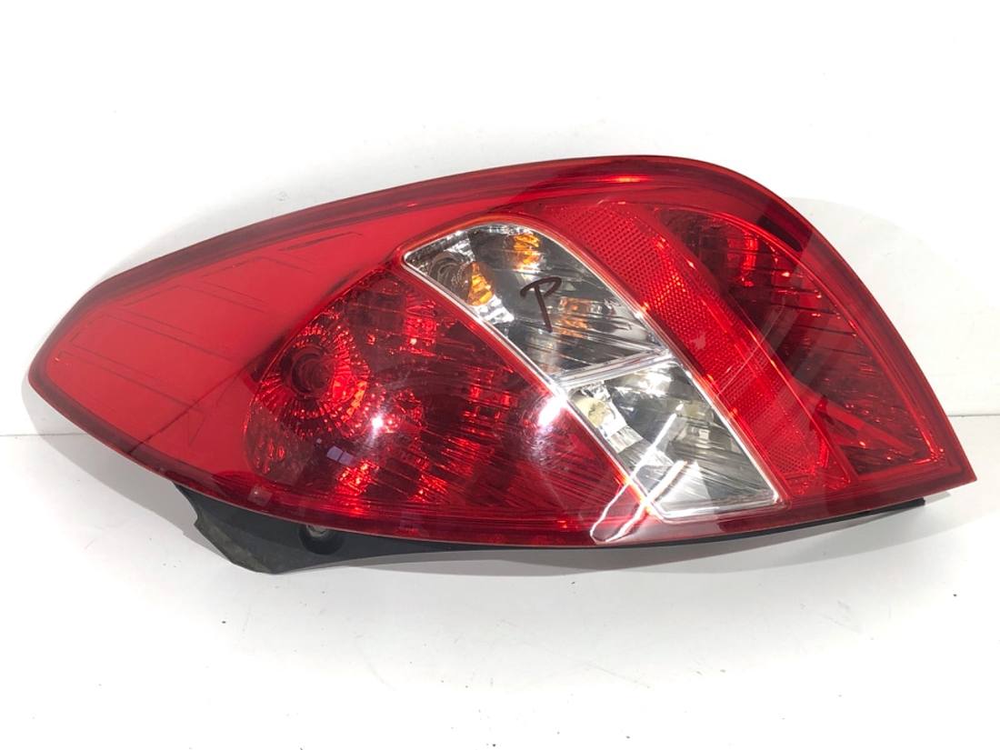 Ліхтар задній правий Hyundai I20 92402-1J000