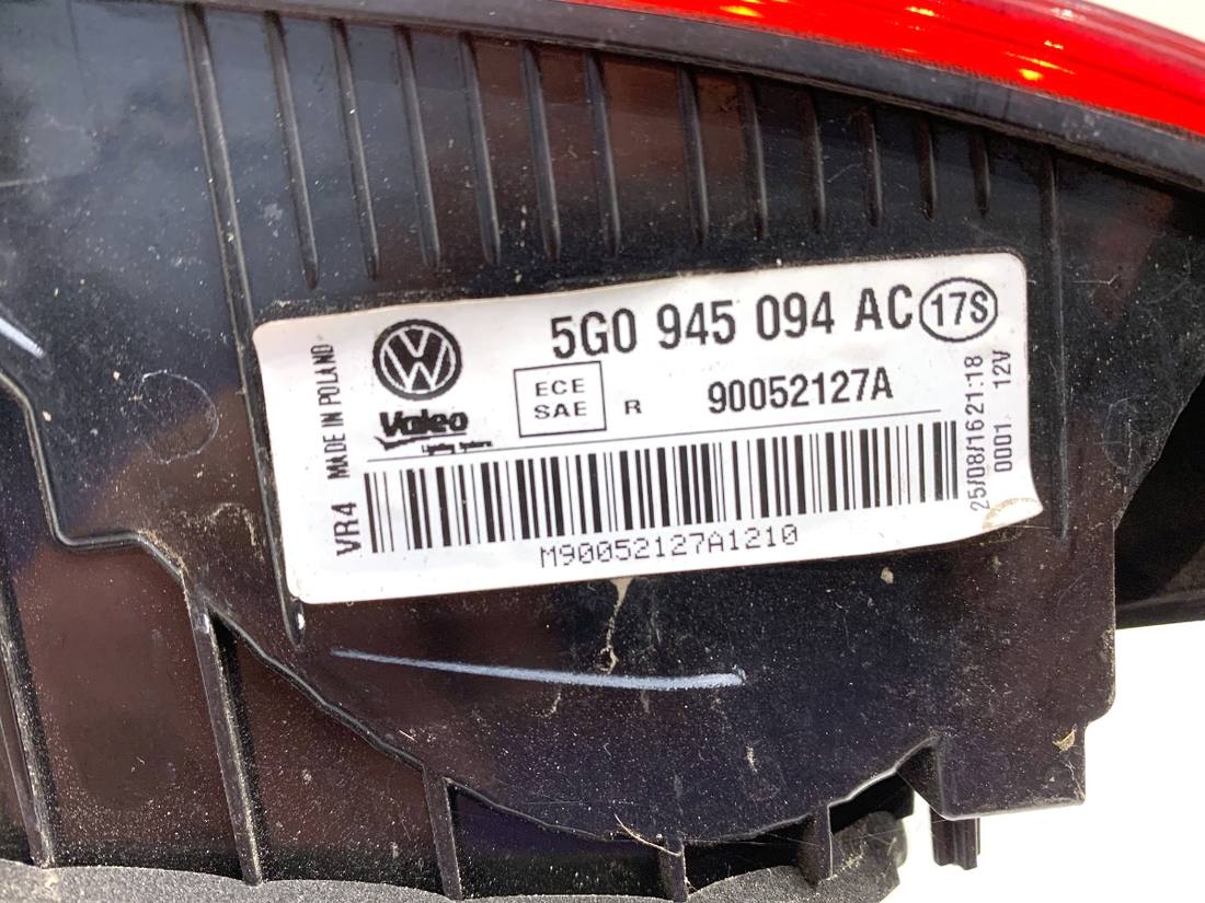 Ліхтар задній правий Volkswagen Golf 7 — фото деталі 4