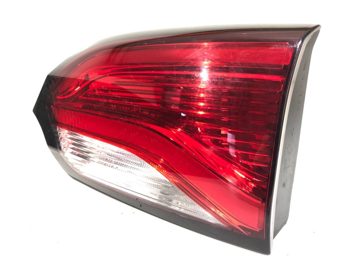 Ліхтар задній правий Chrysler Pacifica P68228940AE