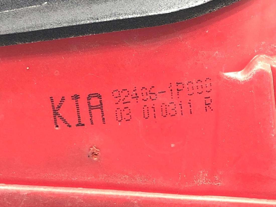 Ліхтар задній правий Kia Venga 92406-1P000 — фото деталі 5