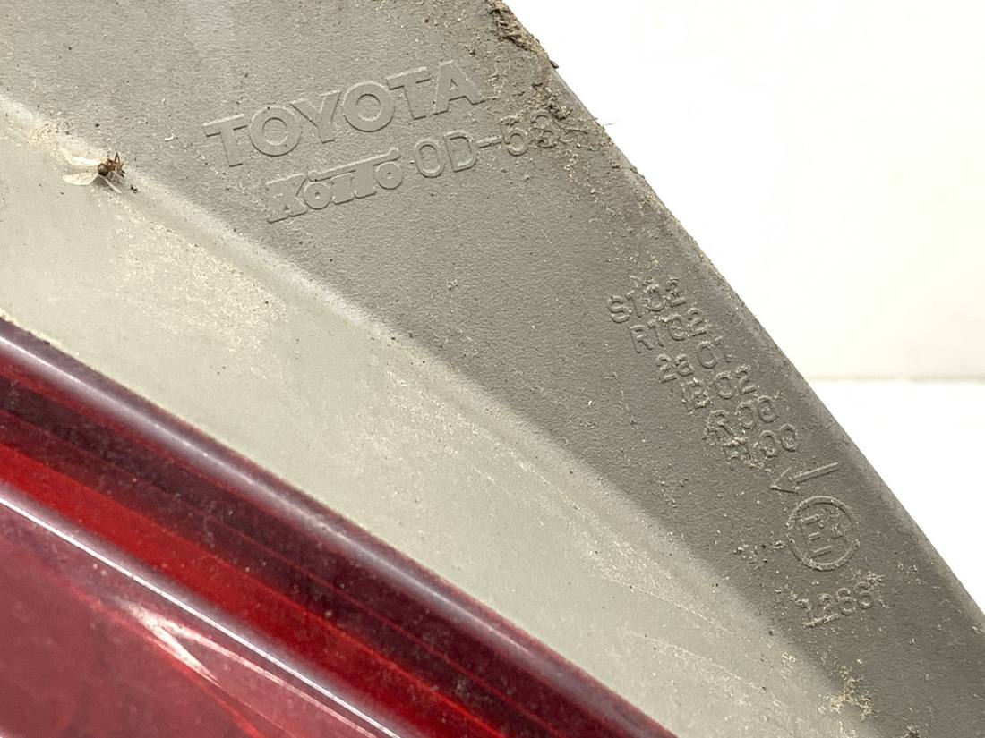 Ліхтар задній лівий Toyota Yaris 3 — фото деталі 3