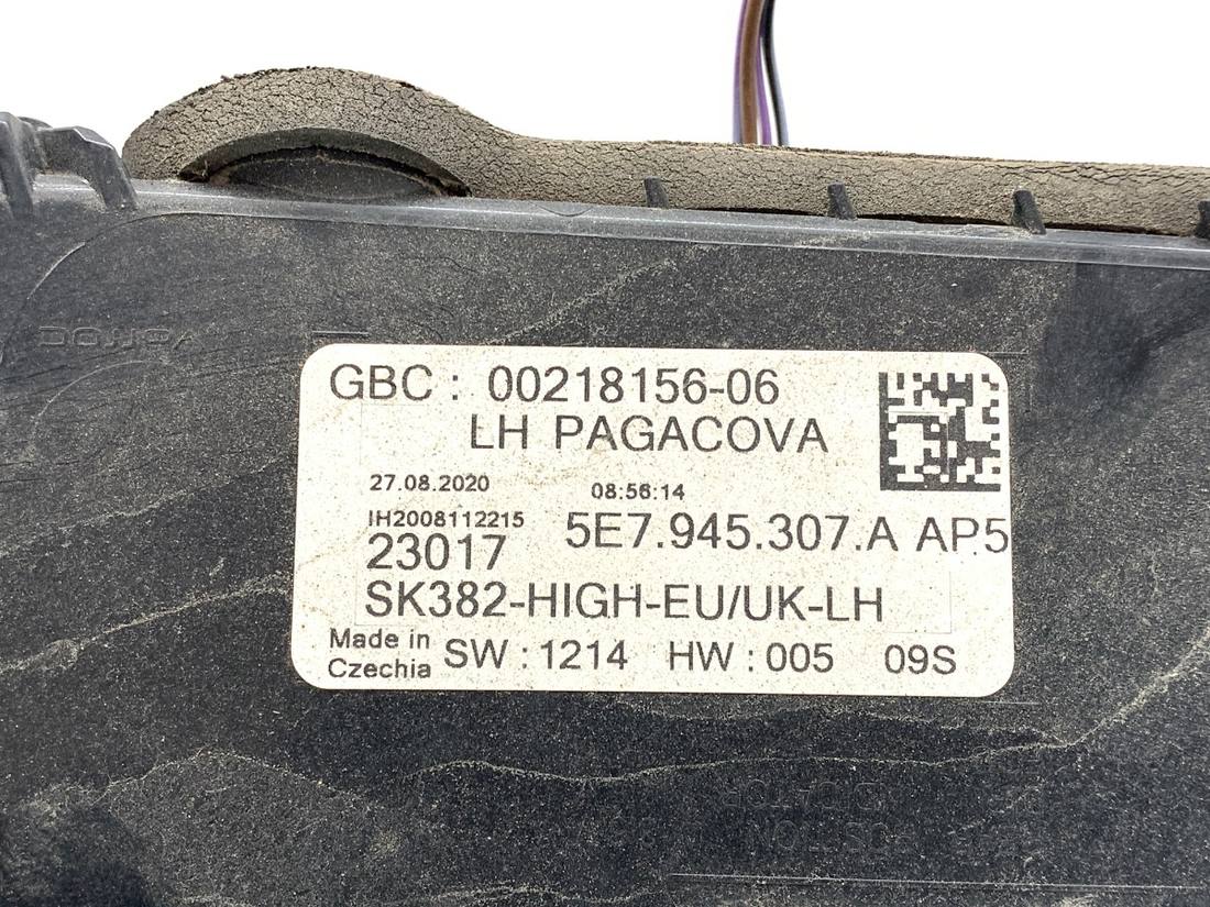 Ліхтар задній лівий Skoda Octavia 4 5E7945307A — фото деталі 3