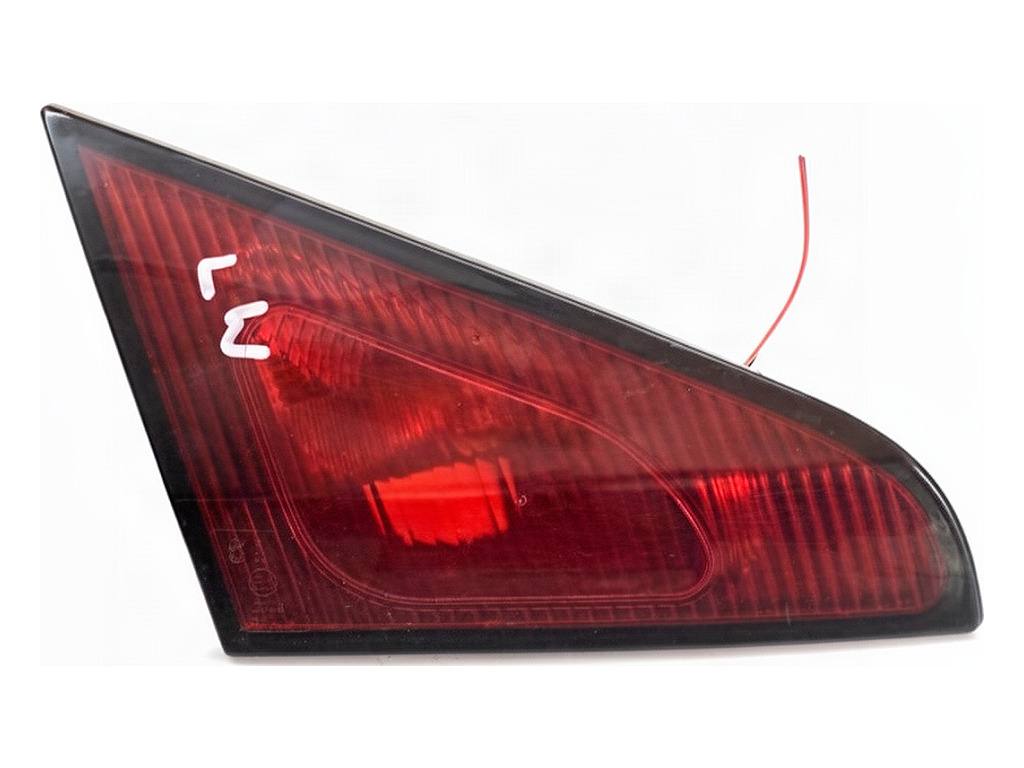 Ліхтар задній лівий Mitsubishi Colt 8337A051