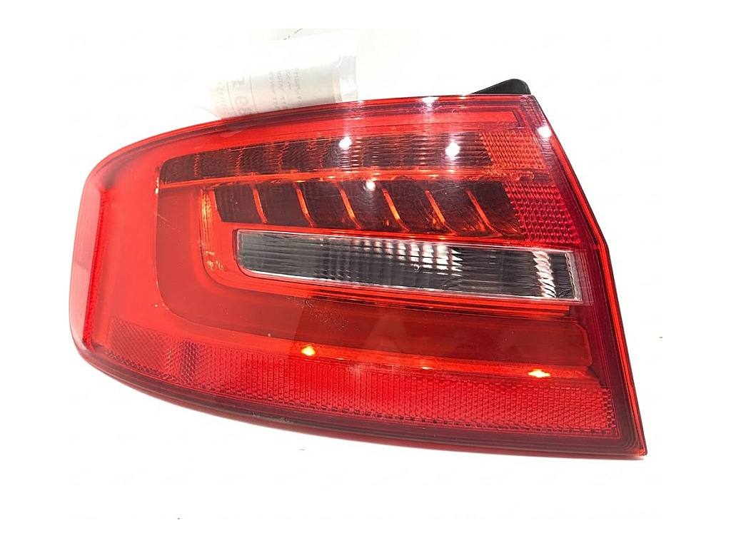Ліхтар задній лівий Audi A4 B8 01091601
