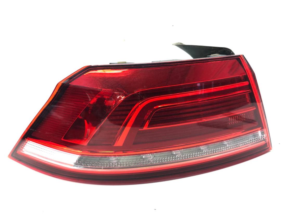 Ліхтар задній лівий Volkswagen Passat B8 3G5945311