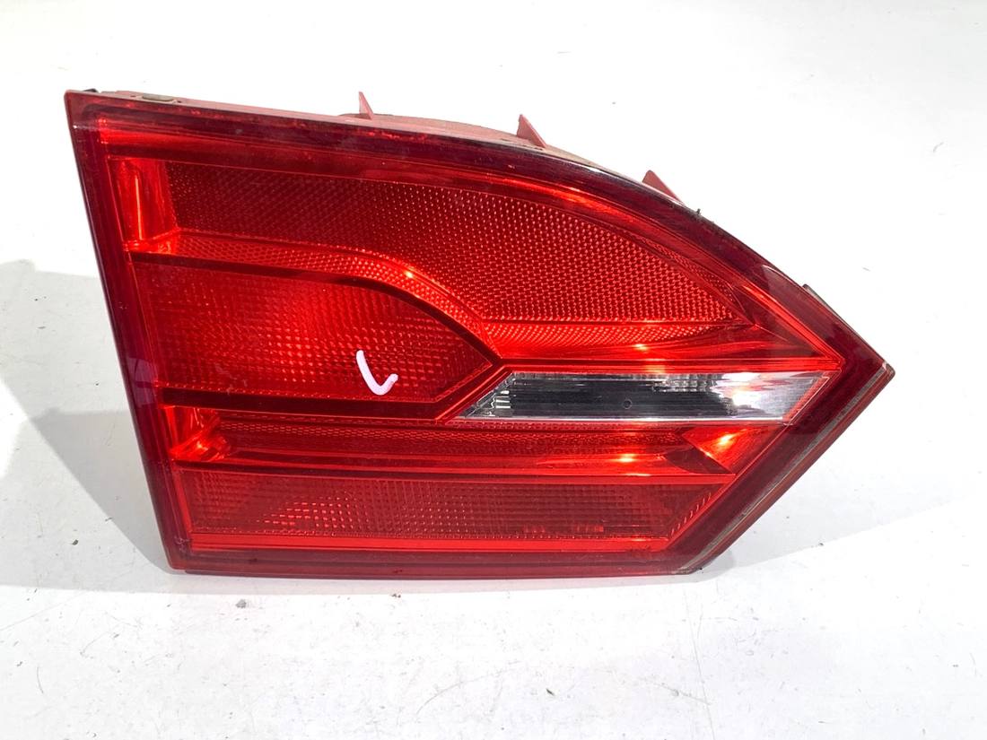Ліхтар задній лівий Volkswagen Jetta 5C6945093