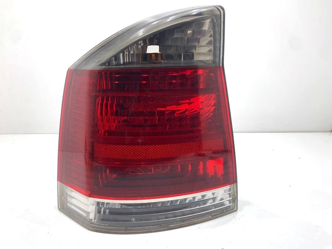 Ліхтар задній лівий Opel Vectra C 13157646