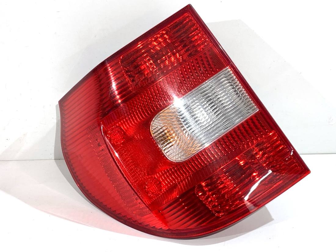 Ліхтар задній лівий Skoda Yeti 5L0945095