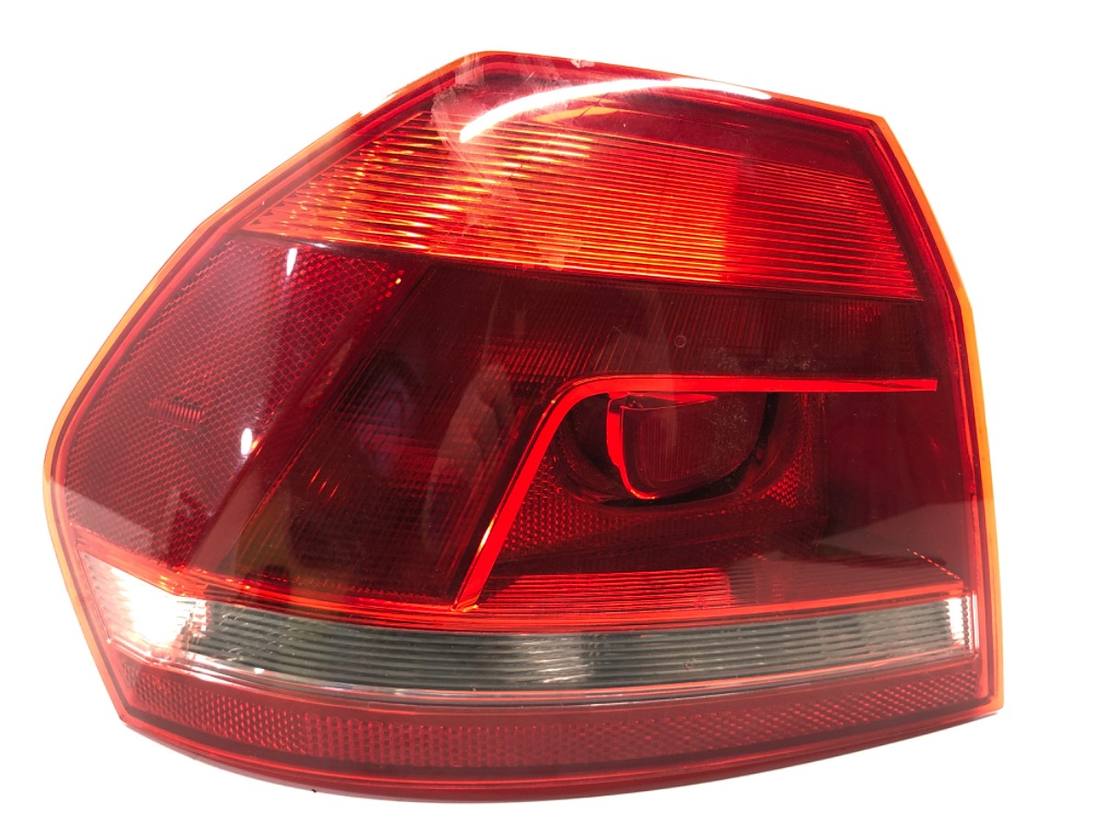 Ліхтар задній лівий Volkswagen Passat B7 561945095H