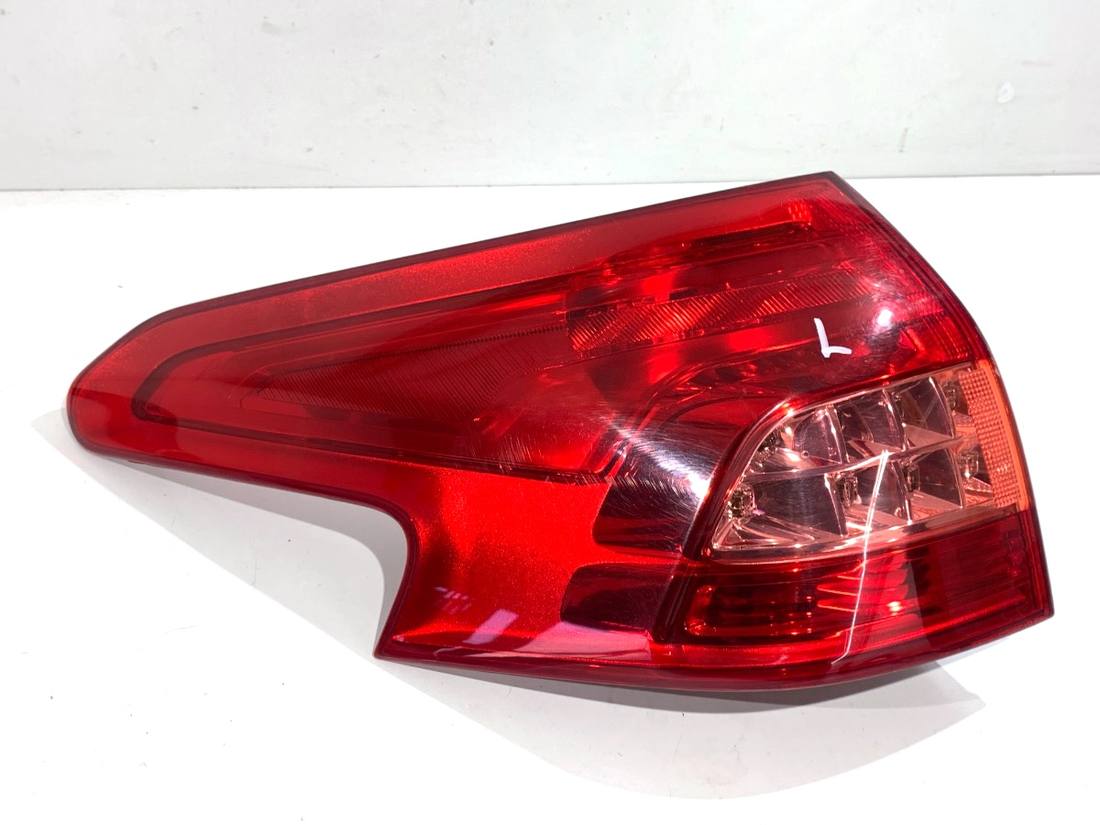 Фонарь задний левый Citroen C5