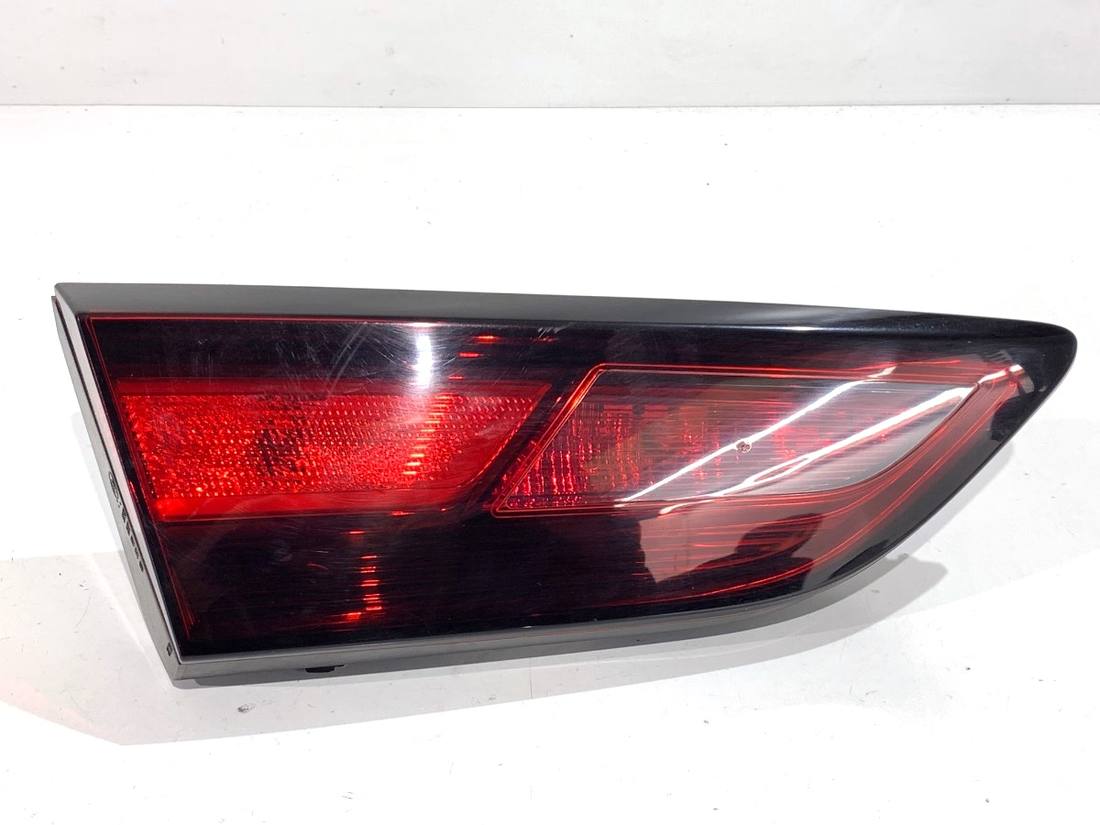 Ліхтар задній лівий Opel Astra K 39032988