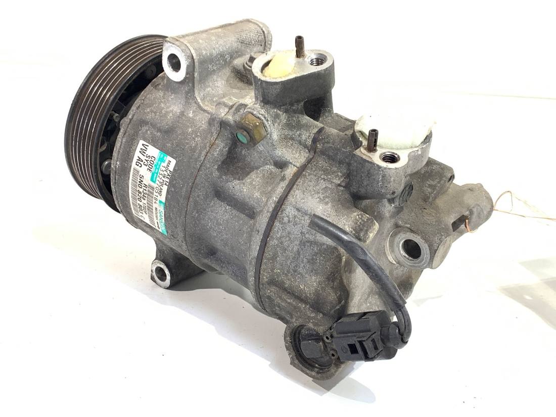 Компрессор кондиционера Volkswagen Golf 6 5N0820803C — фото детали 3