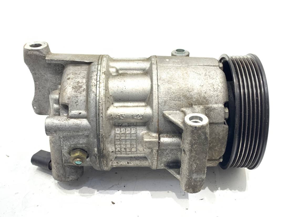 Компресор кондиціонера Skoda Octavia 3 5Q0816803B — фото деталі 4