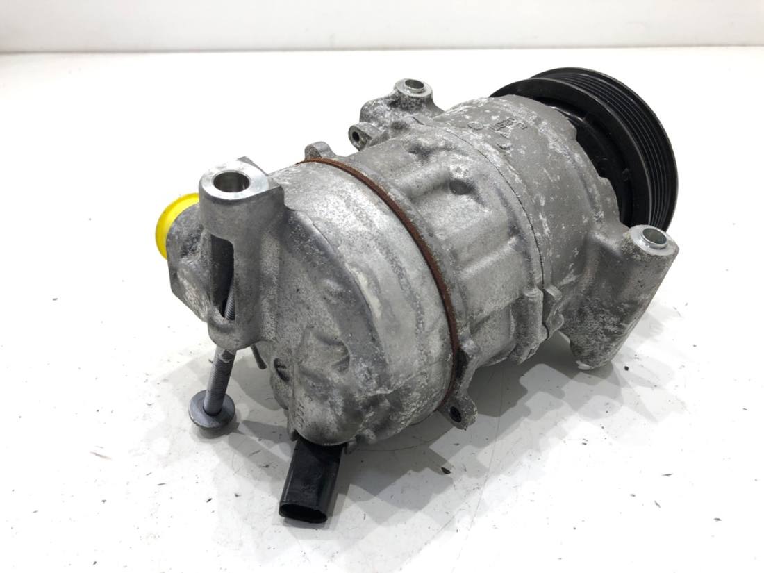 Компрессор кондиционера Audi A4 B9 8W5816803 — фото детали 3