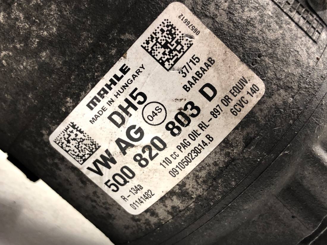 Компресор кондиціонера Skoda Octavia 3 5Q0820803D — фото деталі 4