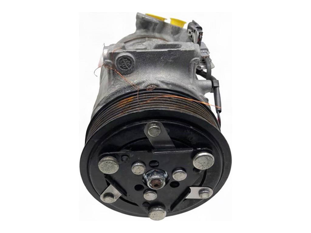 Компресор кондиціонера Nissan Juke 926006UB1A