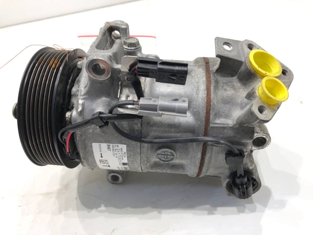 Компресор кондиціонера Nissan Juke 926006UB1A — фото деталі 2