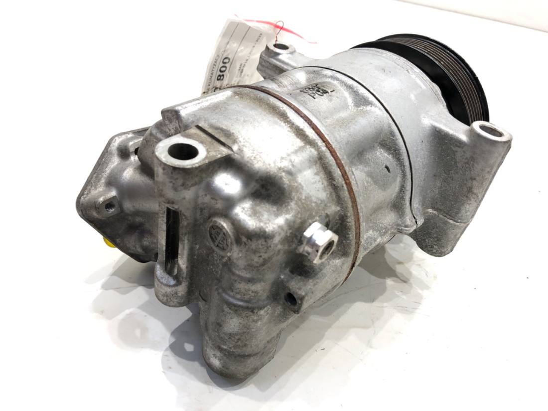 Компресор кондиціонера Nissan Juke 926006UB1A — фото деталі 3
