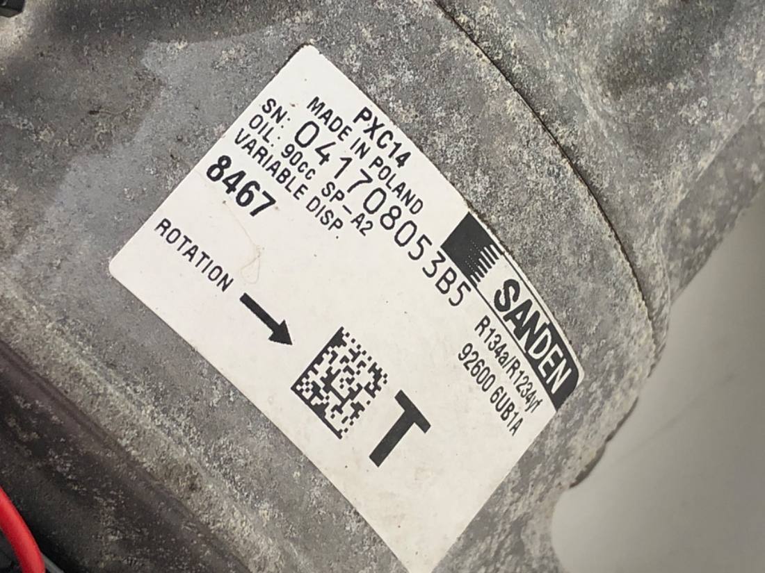 Компресор кондиціонера Nissan Juke 926006UB1A — фото деталі 4