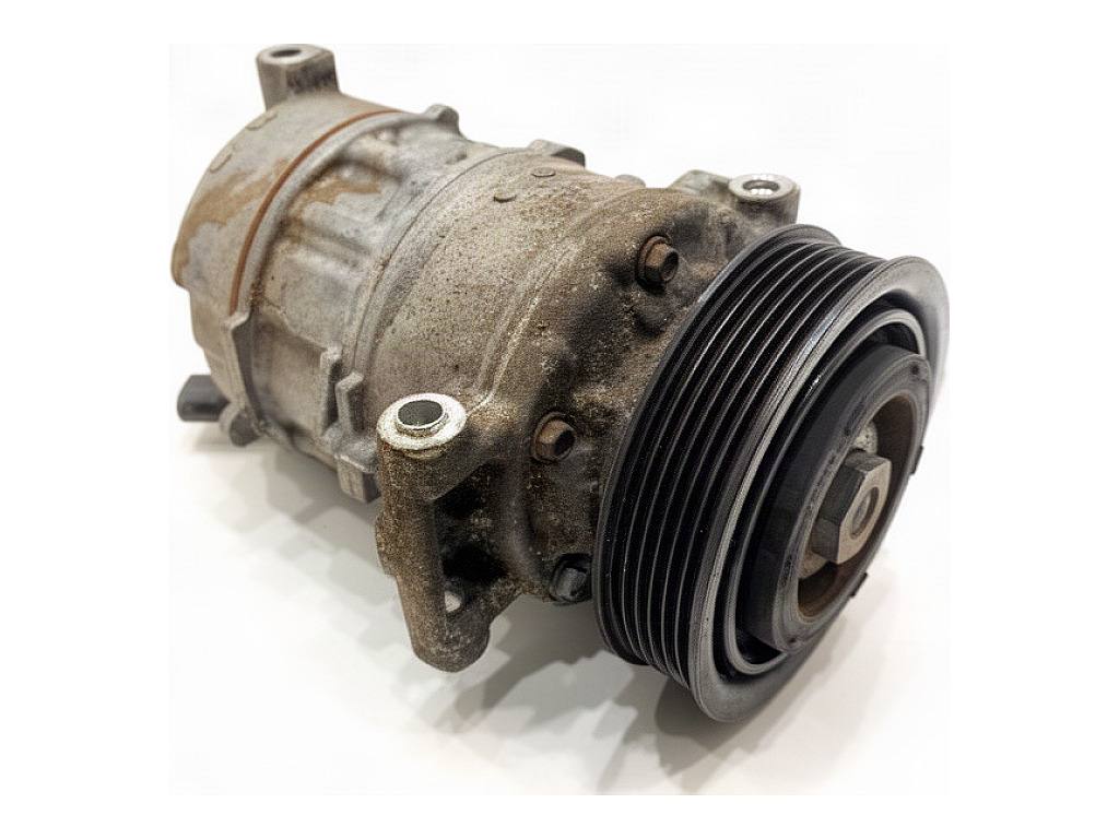 Компрессор кондиционера Audi A4 B8 8T0260805E
