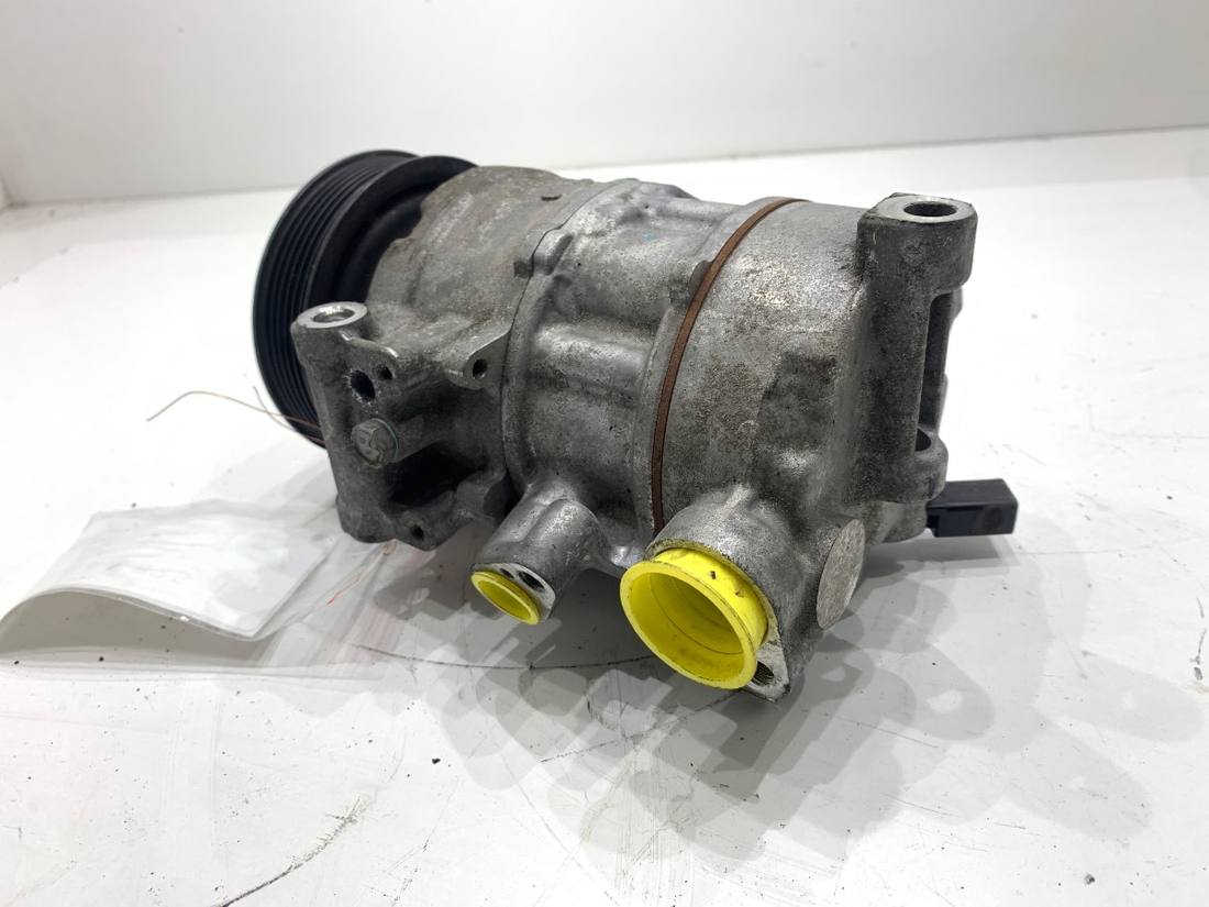 Компрессор кондиционера Audi A4 B8 8T0260805E — фото детали 2
