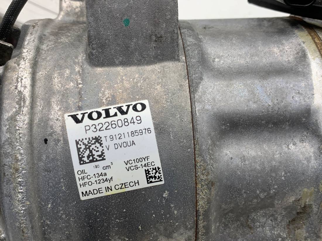 Компресор кондиціонера Volvo S60 32260849 — фото деталі 4