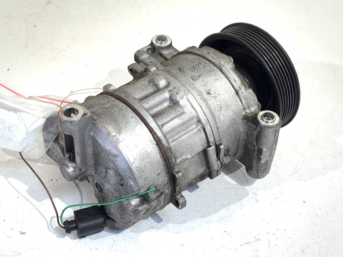 Компресор кондиціонера Volkswagen Polo 5Q0816803D — фото деталі 2