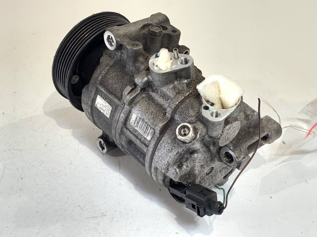 Компресор кондиціонера Volkswagen Polo 5Q0816803D — фото деталі 3