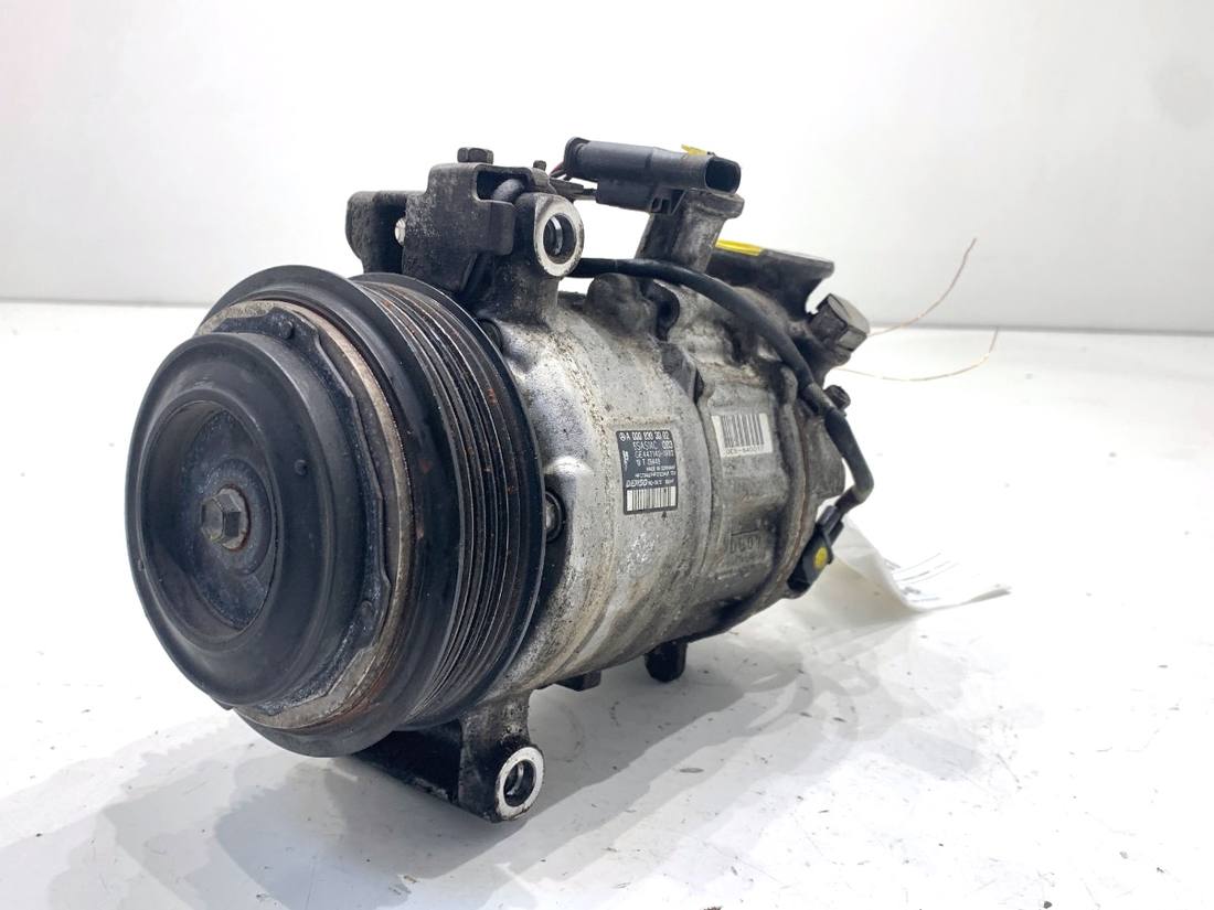 Компресор кондиціонера Mercedes C W205 A0008303002