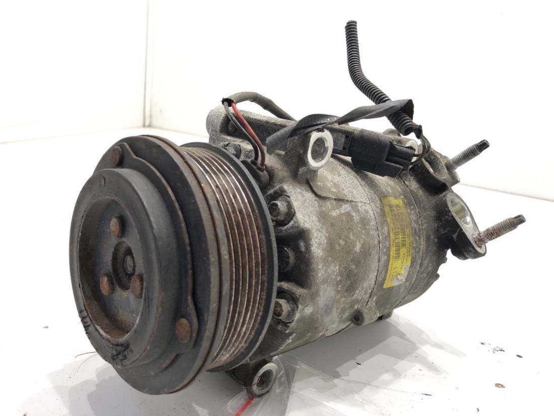 Компрессор кондиционера Ford Kuga DV61-19D629-DC
