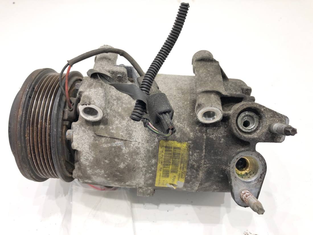 Компрессор кондиционера Ford Kuga DV61-19D629-DC — фото детали 2