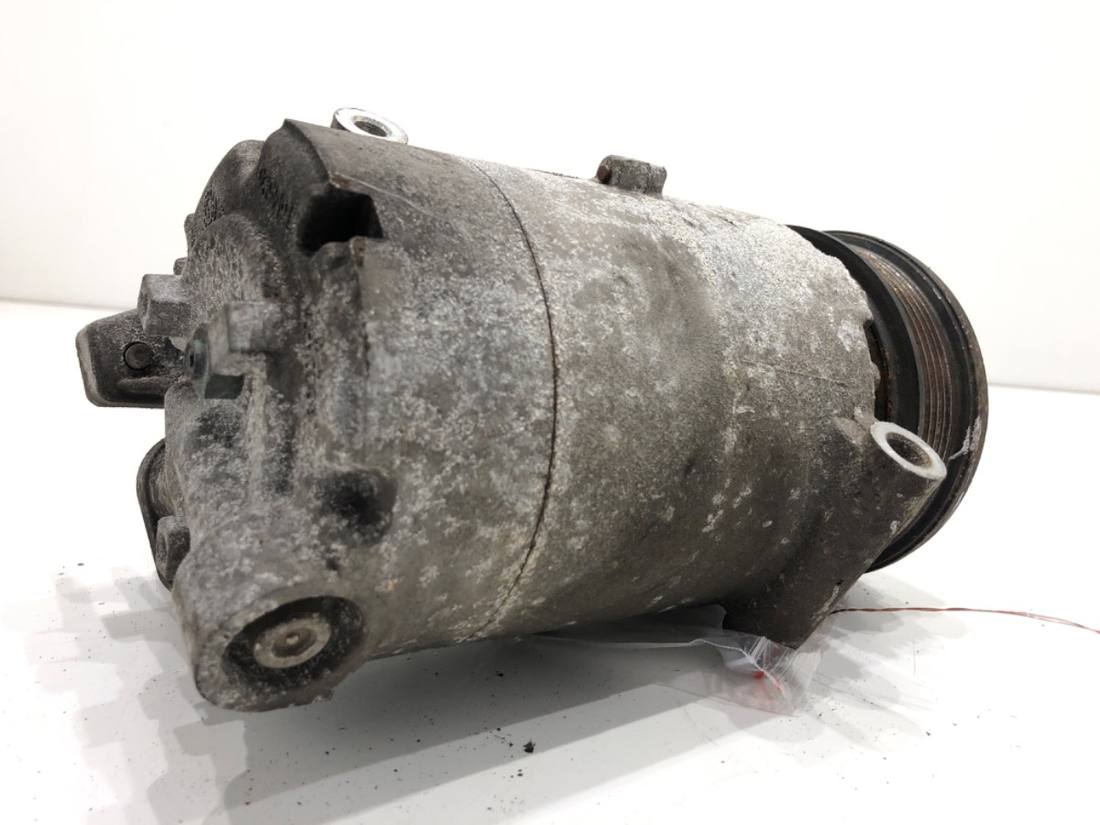 Компрессор кондиционера Ford Kuga DV61-19D629-DC — фото детали 3
