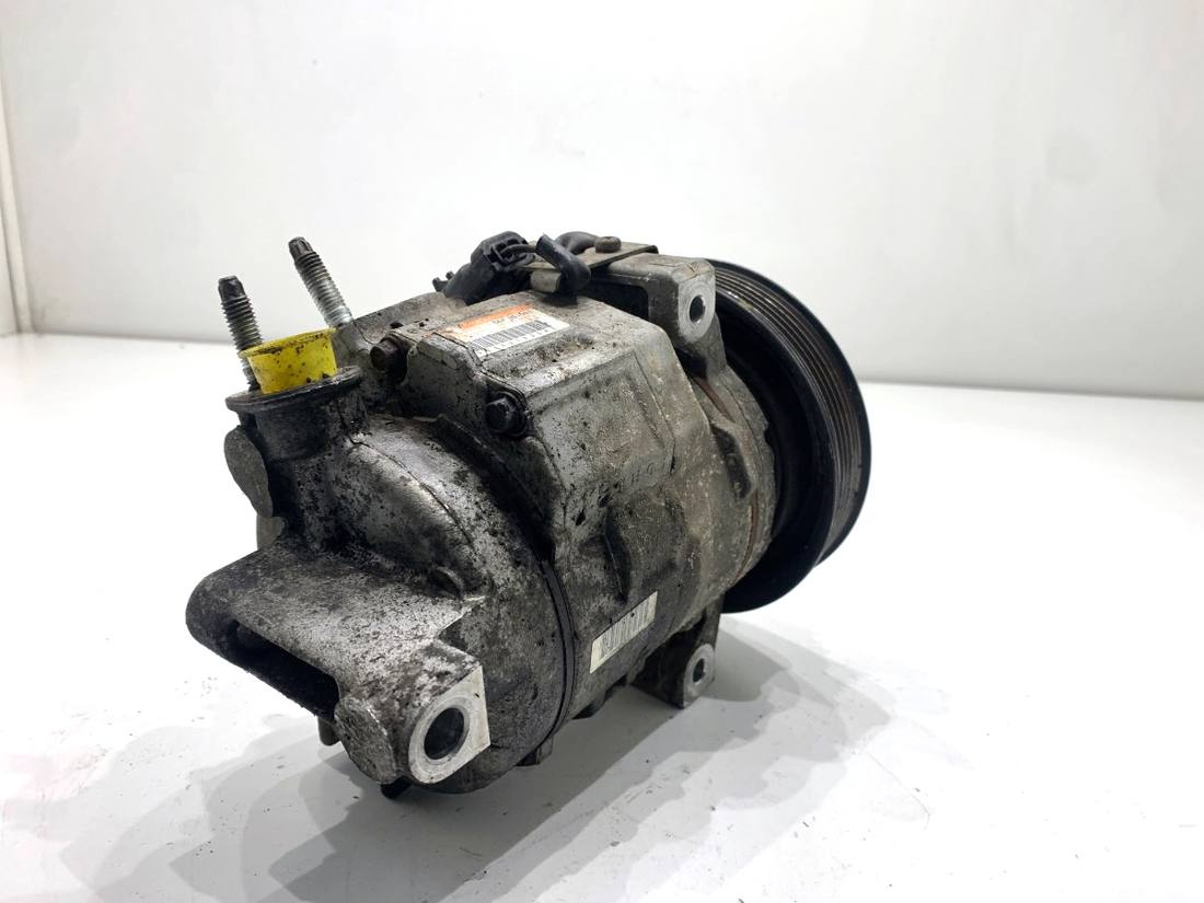 Компресор кондиціонера Jeep Grand Cherokee 68021835AE — фото деталі 2