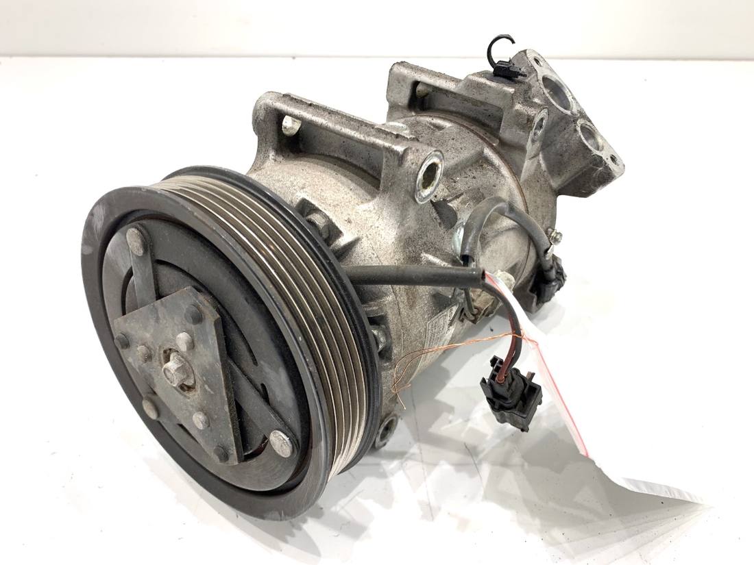 Компресор кондиціонера Renault Megane 4 926006231R — фото деталі 2