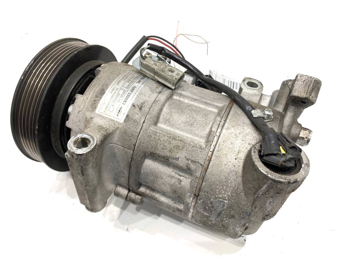 Компресор кондиціонера Renault Megane 4 926006231R — фото деталі 3