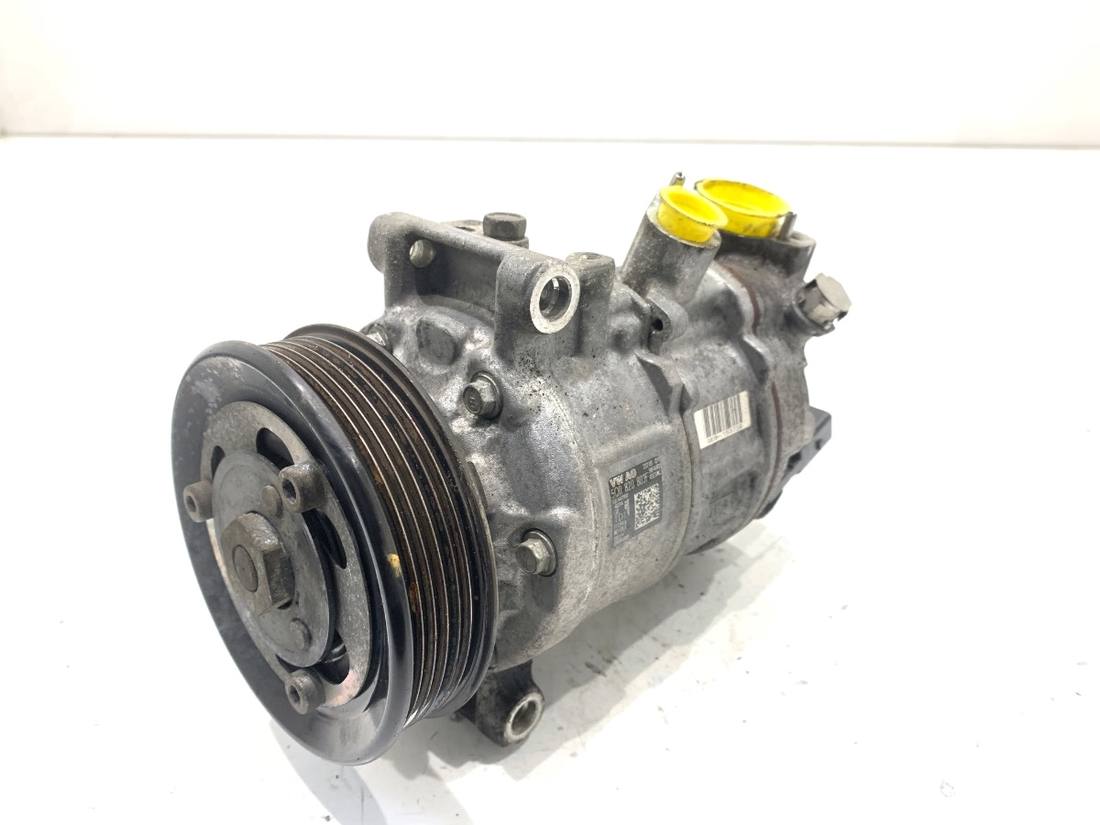 Компрессор кондиционера Volkswagen Golf 7 5Q0820803F