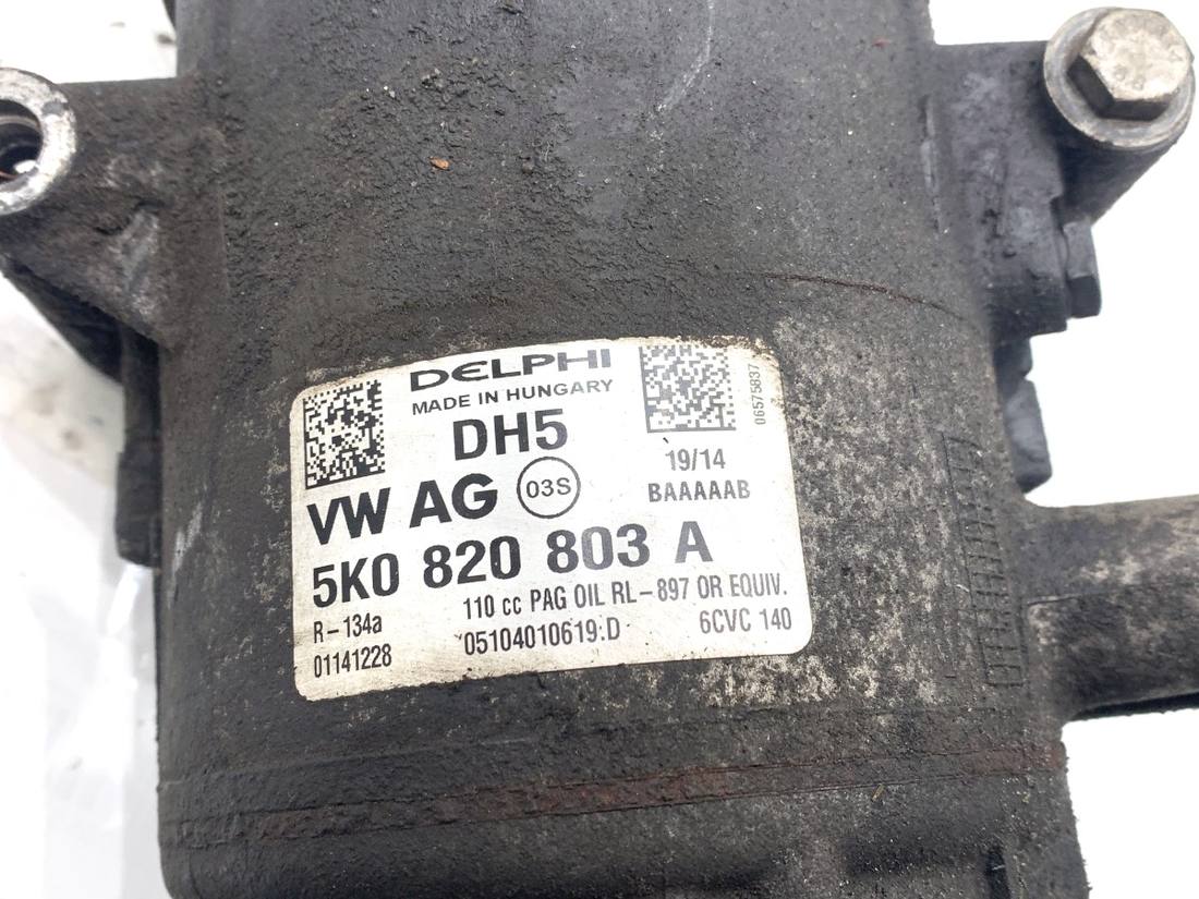 Компрессор кондиционера Volkswagen Passat B7 5K0820803A — фото детали 4