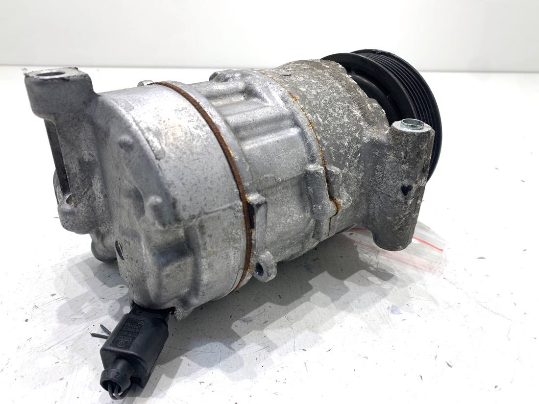 Компрессор кондиционера Audi A5 8T 8W5816803 — фото детали 3