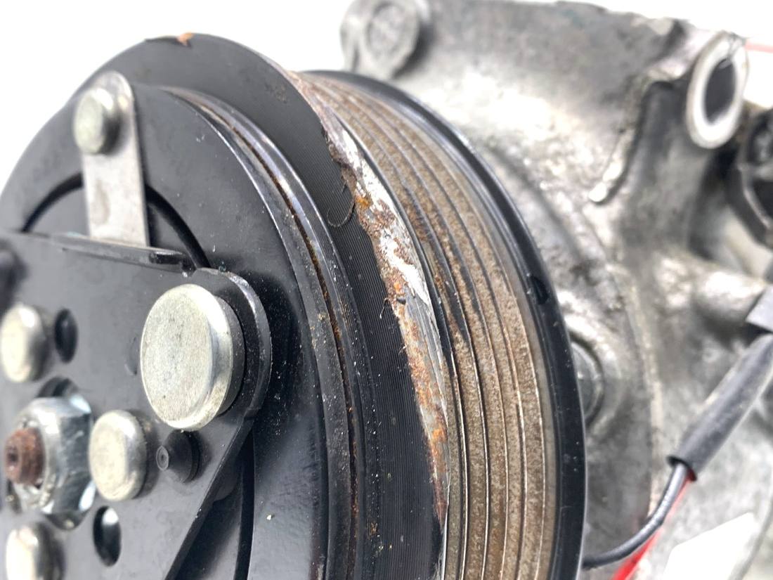 Компрессор кондиционера Nissan Qashqai 926006UB0A — фото детали 2