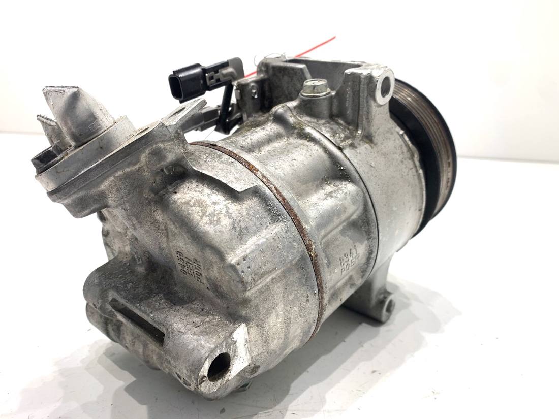 Компрессор кондиционера Nissan Qashqai 926006UB0A — фото детали 3