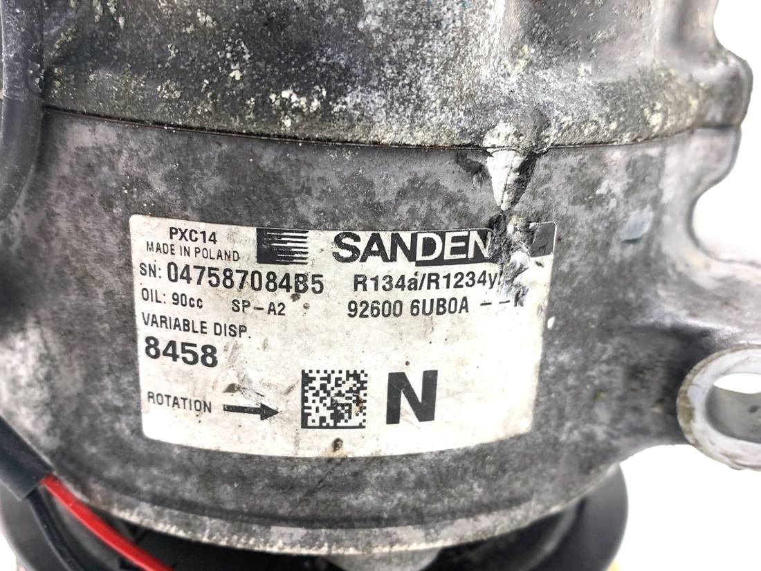 Компрессор кондиционера Nissan Qashqai 926006UB0A — фото детали 5