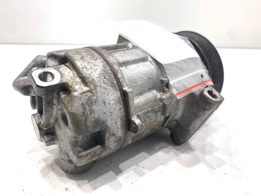 Компресор кондиціонера Nissan Qashqai 92600HV80A — фото деталі 3