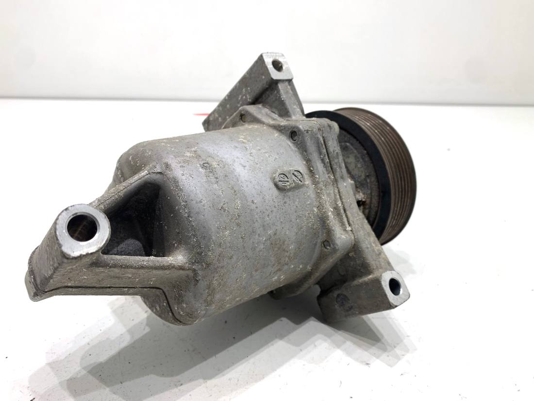 Компресор кондиціонера Nissan Juke 92600-3PU7A — фото деталі 3