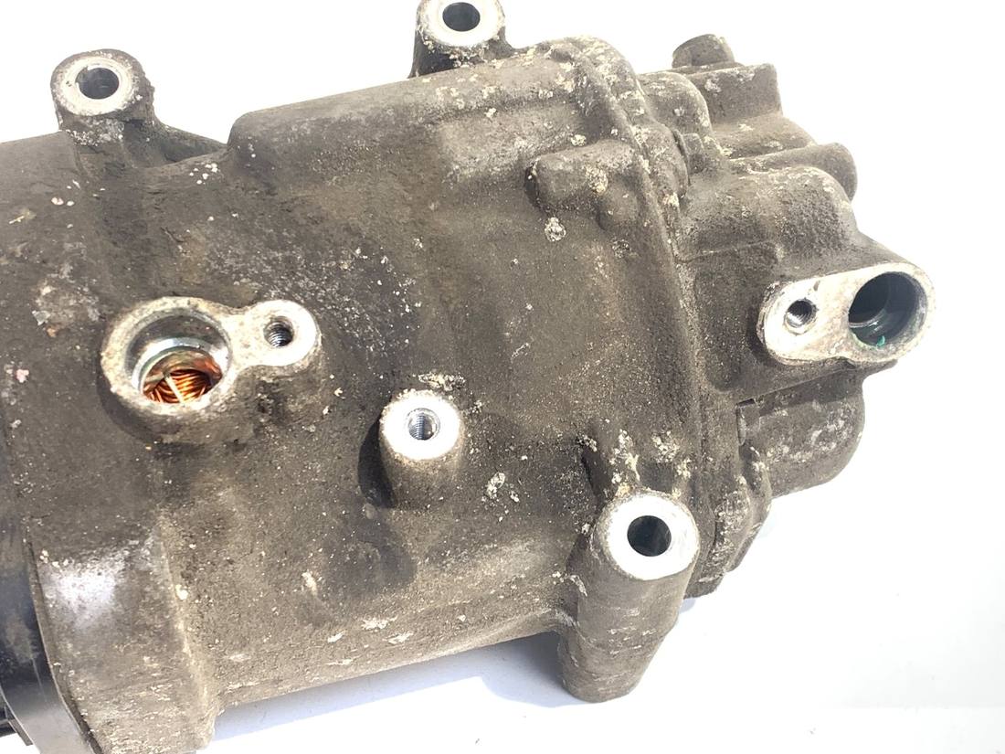 Компресор кондиціонера Toyota Corolla E21 042400-0370 — фото деталі 3
