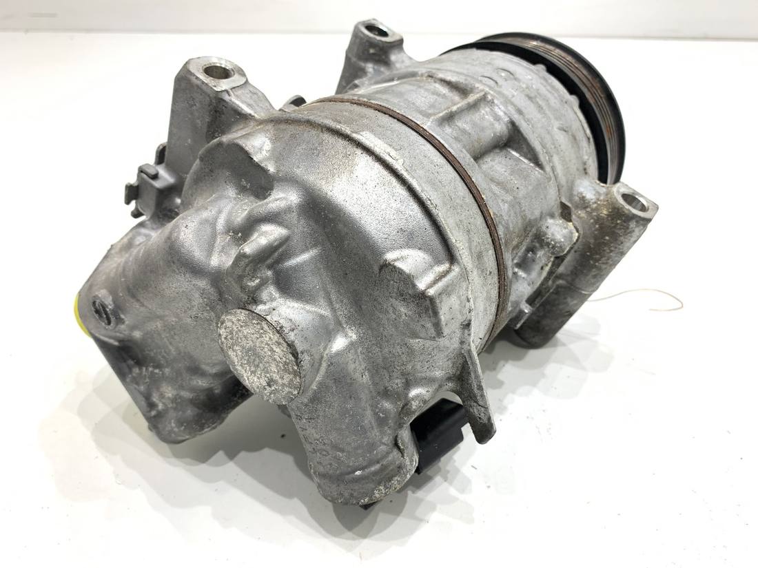 Компресор кондиціонера Opel Corsa F 9834779880 — фото деталі 3