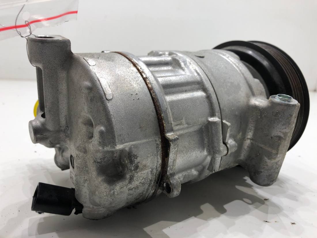Компресор кондиціонера Audi Q3 5WA816803A — фото деталі 3
